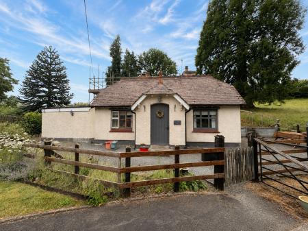 Llanwrthwl, Rhayader, LD1