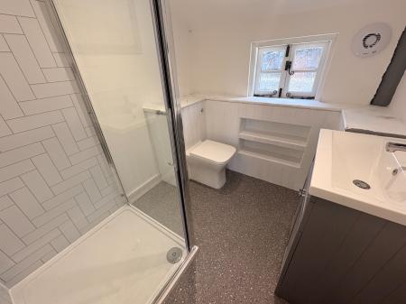 1 bedroom Flat to let in East Street, Pembridge, HR6