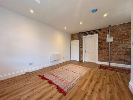 1 bedroom Flat to let in East Street, Pembridge, HR6