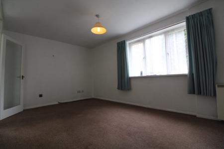 1 bedroom Flat to let in Nicholson Court, Bobblestock, Hereford, HR4