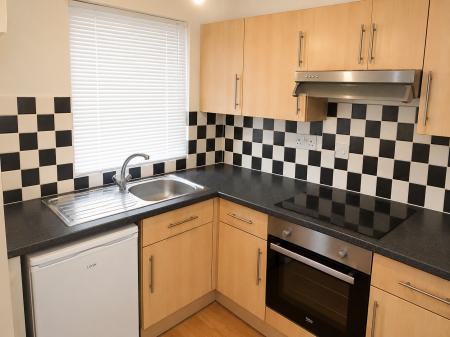 1 bedroom Flat to let in Sandown Drive, Bobblestock, Hereford, HR4