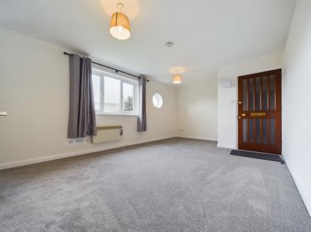 1 bedroom Studio flat to let in Sandown Drive, Bobblestock, Hereford, HR4