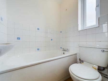 1 bedroom Studio flat to let in Sandown Drive, Bobblestock, Hereford, HR4