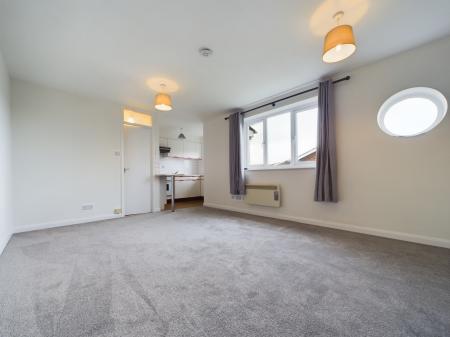 1 bedroom Studio flat to let in Sandown Drive, Bobblestock, Hereford, HR4