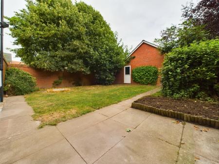 3 bedroom End of terrace house to let in Kernal Road, Whitecross, Hereford, HR4