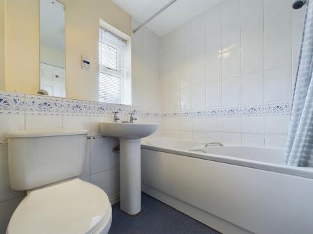 3 bedroom End of terrace house to let in Kernal Road, Whitecross, Hereford, HR4