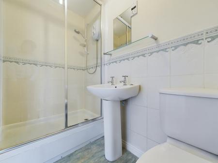 3 bedroom End of terrace house to let in Kernal Road, Whitecross, Hereford, HR4