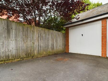 3 bedroom End of terrace house to let in Kernal Road, Whitecross, Hereford, HR4