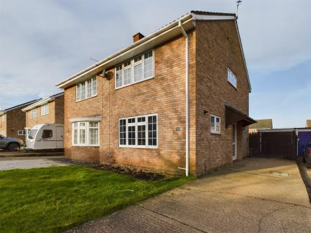 3 bedroom Semi-detached house to let in White House Drive, Kingstone, HR2