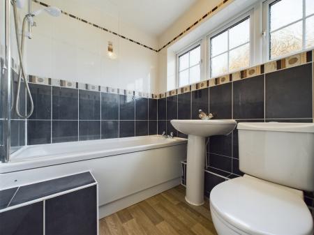 3 bedroom Semi-detached house to let in White House Drive, Kingstone, HR2