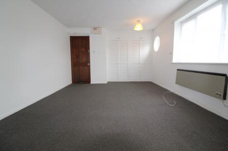 1 bedroom Studio flat to let in Crest Court, Bobblestock, Hereford, HR4