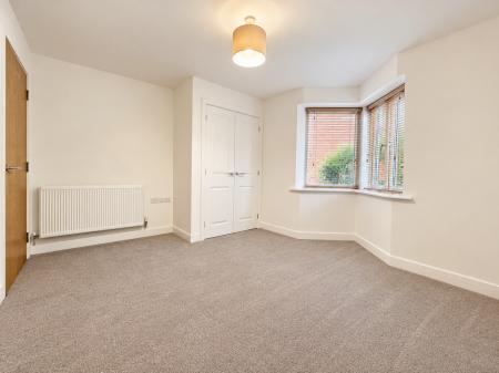 2 bedroom Flat to let in Hill Street, Ross-on-Wye, HR9