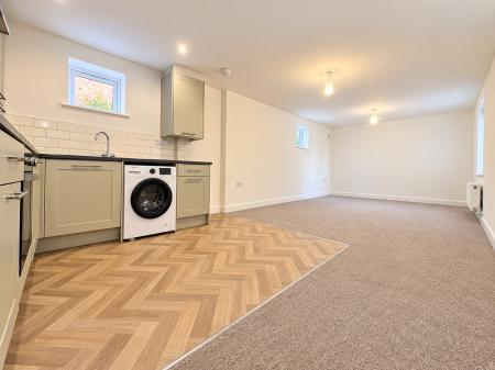 2 bedroom Flat to let in Hill Street, Ross-on-Wye, HR9