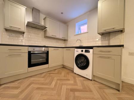 2 bedroom Flat to let in Hill Street, Ross-on-Wye, HR9