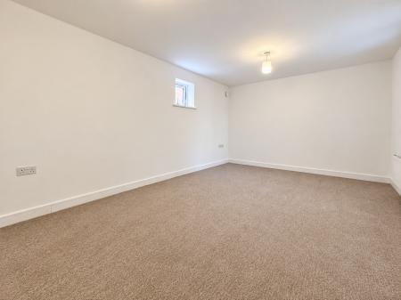 2 bedroom Flat to let in Hill Street, Ross-on-Wye, HR9