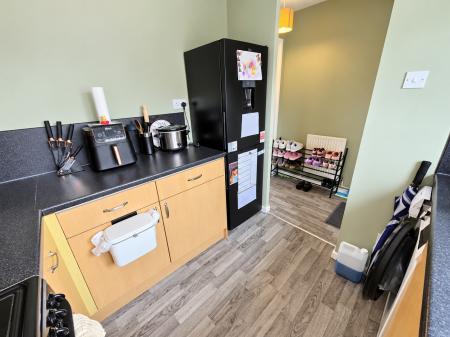 2 bedroom End of terrace house to let in Asquith Close, Hereford, HR4