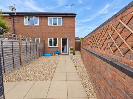 2 bedroom End of terrace house to let in Asquith Close, Hereford, HR4