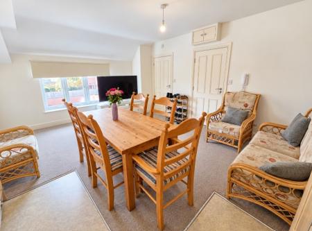 1 bedroom Flat to let in Peregrine Close, Hereford, HR2