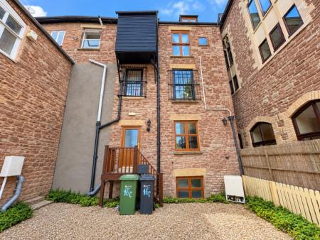 1 bedroom Flat to let in Gloucester Road, Ross-on-Wye, HR9