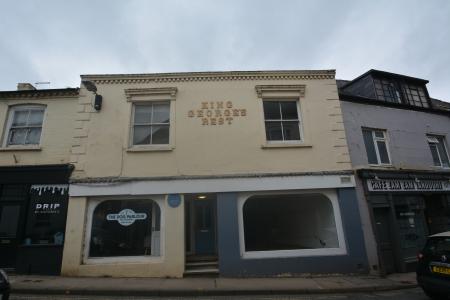 2 bedroom Flat to let in High Street, Ross-on-Wye, HR9