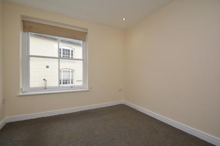 2 bedroom Flat to let in High Street, Ross-on-Wye, HR9
