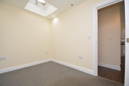 2 bedroom Flat to let in High Street, Ross-on-Wye, HR9
