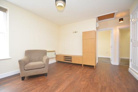 2 bedroom Flat to let in High Street, Ross-on-Wye, HR9