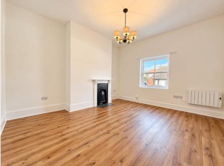 1 bedroom Flat to let in East Street, Pembridge, HR6