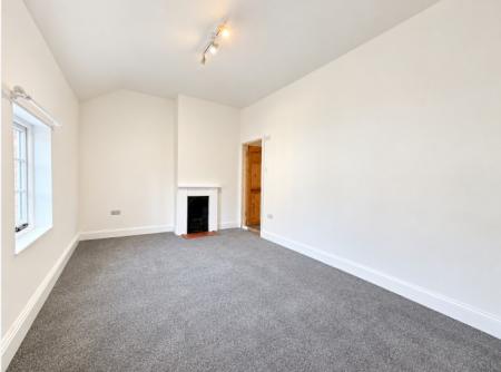 1 bedroom Flat to let in East Street, Pembridge, HR6
