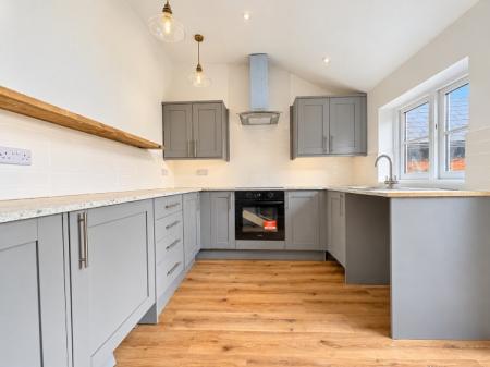 1 bedroom Flat to let in East Street, Pembridge, HR6