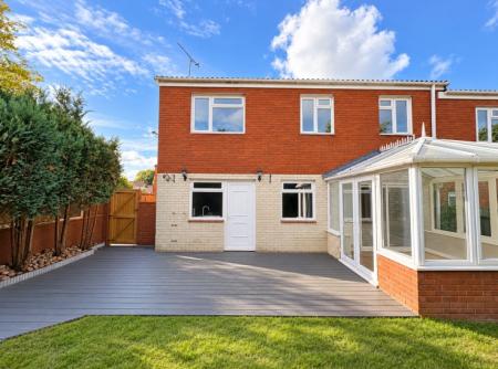 3 bedroom End of terrace house to let in Plover Close, Hereford, HR2