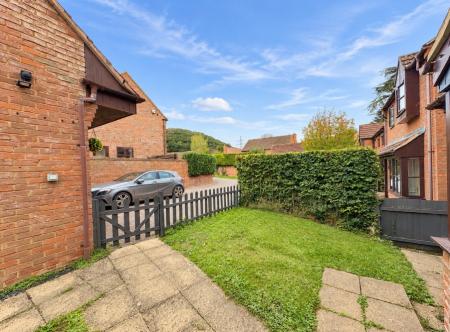 4 bedroom Detached house to let in Priory Lea, Walford, Ross-on-Wye, HR9