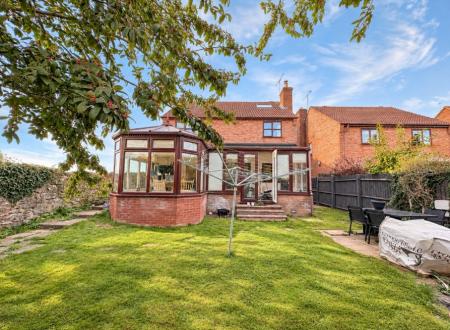 4 bedroom Detached house to let in Priory Lea, Walford, Ross-on-Wye, HR9