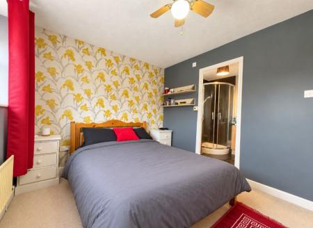 4 bedroom Detached house to let in Priory Lea, Walford, Ross-on-Wye, HR9