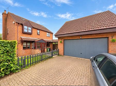 4 bedroom Detached house to let in Priory Lea, Walford, Ross-on-Wye, HR9