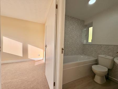 4 bedroom Detached house to let in Foxglove Close, Ross-on-Wye, HR9
