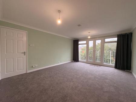 2 bedroom Flat to let in Waterside, Ross-on-Wye, HR9