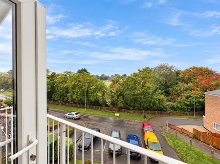 2 bedroom Flat to let in Waterside, Ross-on-Wye, HR9