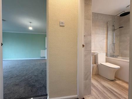 2 bedroom Flat to let in Waterside, Ross-on-Wye, HR9