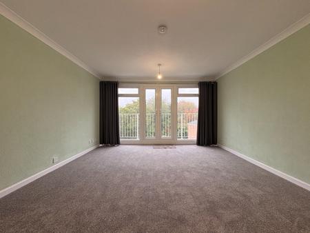 2 bedroom Flat to let in Waterside, Ross-on-Wye, HR9