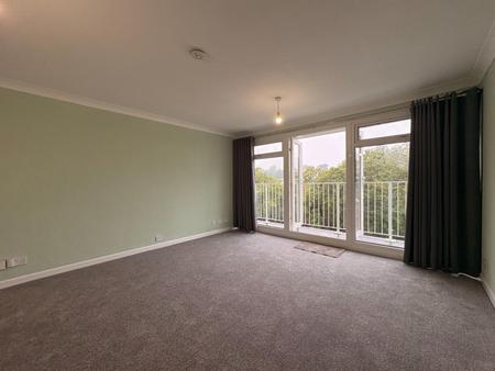 2 bedroom Flat to let in Waterside, Ross-on-Wye, HR9