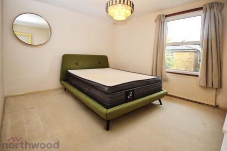 2 bedroom Terraced House for sale in Castle Place, Town Center, High Wycombe, HP13