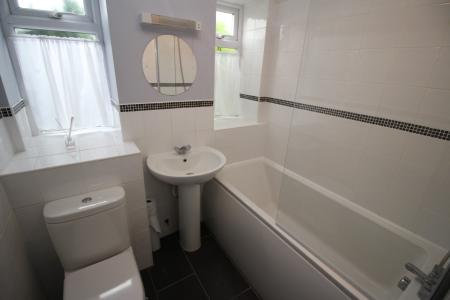 2 bedroom Ground floor maisonette for sale in Clifton Court, Marlow Road, Cressex, High Wycombe, HP11