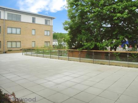 2 bedroom Flat for sale in Ryemead Boulevard, High Wycombe, HP11