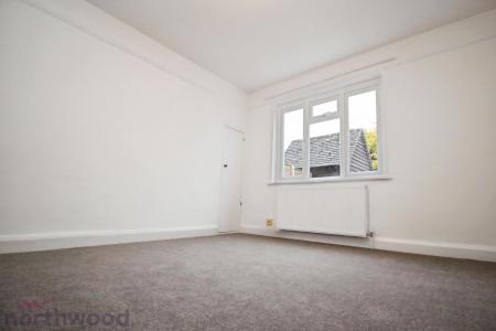 3 bedroom Semi-detached house to let in Whitepit Lane, Wooburn Green, HP10