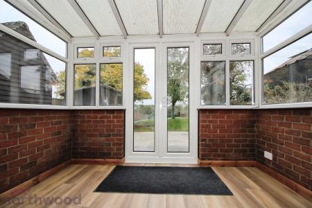 3 bedroom Semi-detached house to let in Whitepit Lane, Wooburn Green, HP10