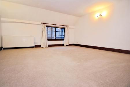 3 bedroom Terraced House for sale in High Street, Great Missenden, High Wycombe, HP16