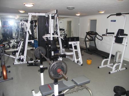 2 bedroom Flat to let in Bassetsbury Lane, High Wycombe, HP11