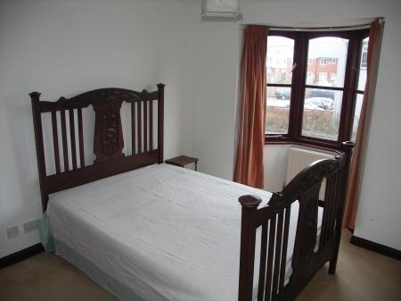 2 bedroom Flat to let in Bassetsbury Lane, High Wycombe, HP11