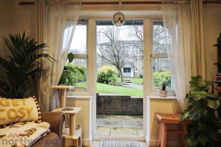 1 bedroom Flat to let in Queen Alexandra Road, Town Center, High Wycombe, HP11